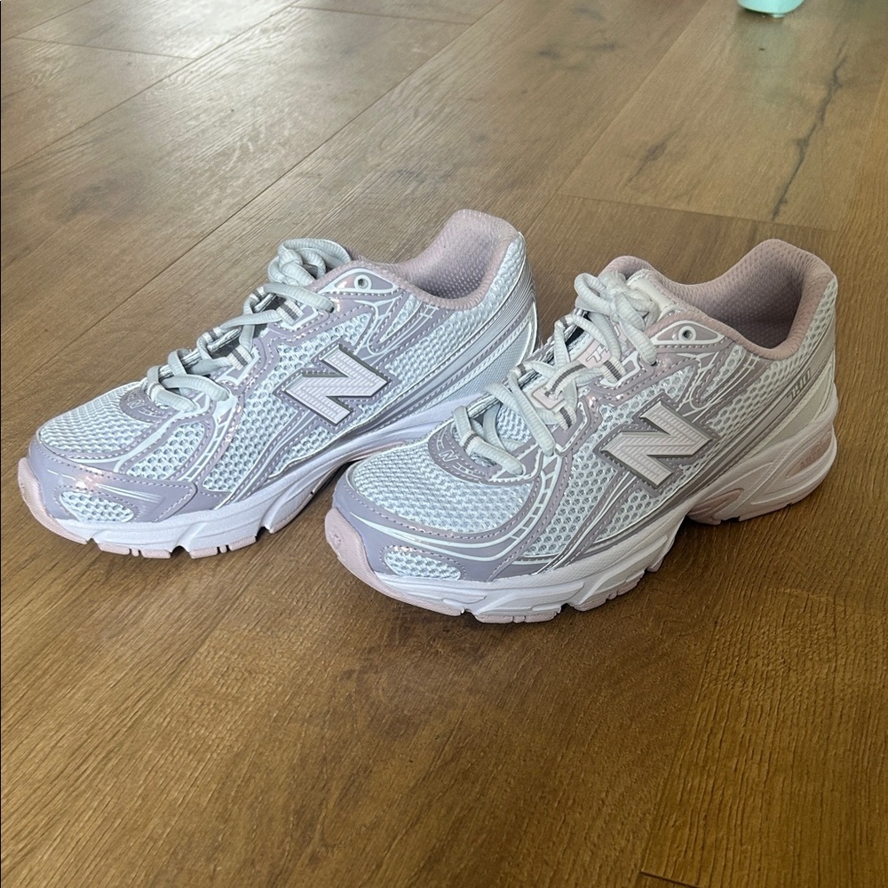 New Balance 740 white/ pink metallic limited edition spring 2026 color size 6